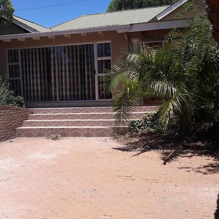 Beverly Corner Lodge Matatiele Exterior photo