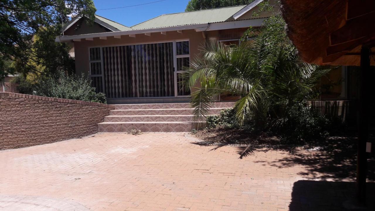 Beverly Corner Lodge Matatiele Exterior photo